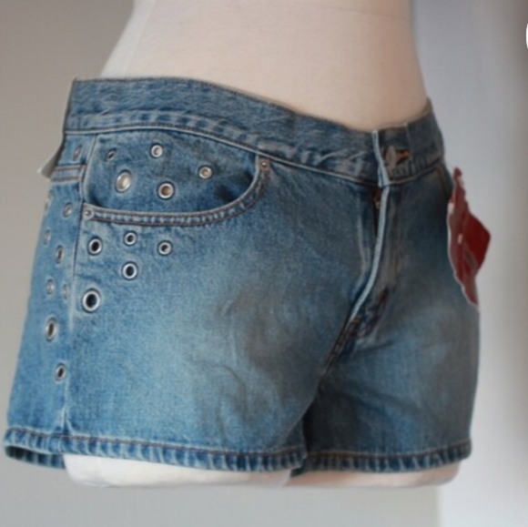 Y2K Levis eyelet shorts nwt - Picture 1 of 9